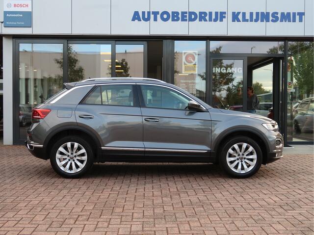 Volkswagen T-Roc 1.5 TSI Sport | Camera | Trekhaak | Stoel-Stuur verwarming |