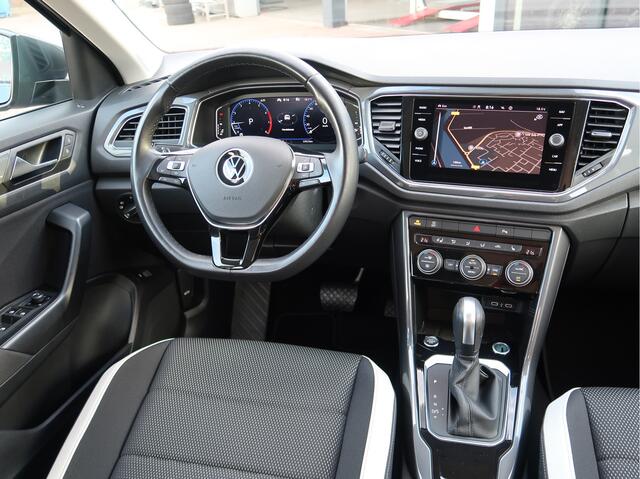Volkswagen T-Roc 1.5 TSI Sport | Camera | Trekhaak | Stoel-Stuur verwarming |