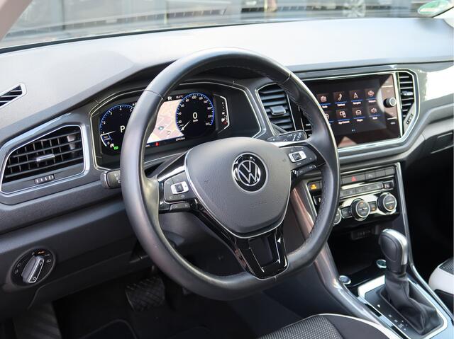 Volkswagen T-Roc 1.5 TSI Sport | Camera | Trekhaak | Stoel-Stuur verwarming |
