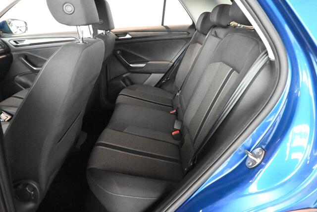 Volkswagen T-Roc 1.5 TSI Style Automaat Clima Carplay Cruise Control Trekhaak Rijklaarprijs! Inruil Mogelijk!