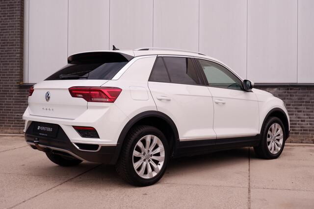Volkswagen T-Roc 1.5 TSI Sport | LED | Trekhaak | Carplay | Camera | Virtual Cockpit | Blind-Spot | PDC