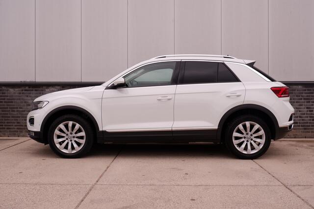 Volkswagen T-Roc 1.5 TSI Sport | LED | Trekhaak | Carplay | Camera | Virtual Cockpit | Blind-Spot | PDC