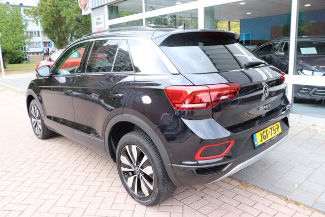 Volkswagen T-Roc 1.5 TSI Move Automaat. All-season banden, Full-led.
