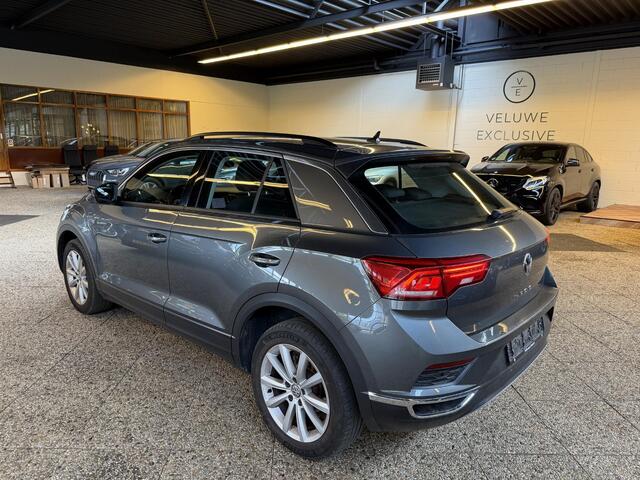 Volkswagen T-Roc 1.5 TSI Style | 51.000KM !! | Camera | Trekhaak | Adaptive | CarPlay |