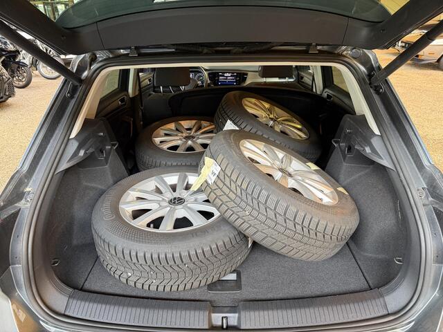Volkswagen T-Roc 1.5 TSI Style | 57.000KM !! | Camera | Adaptive | Clima |