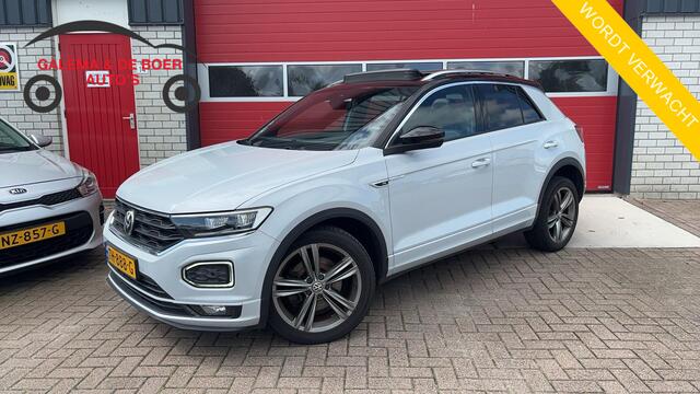 Volkswagen T-Roc 1.5 TSI Sport R-LINE / AUTOMAAT / NWE D-RIEM / PANORAMADAK / TREKHAAK / FULL LED / CAMERA / CARPLAY / ACC / NL-AUTO