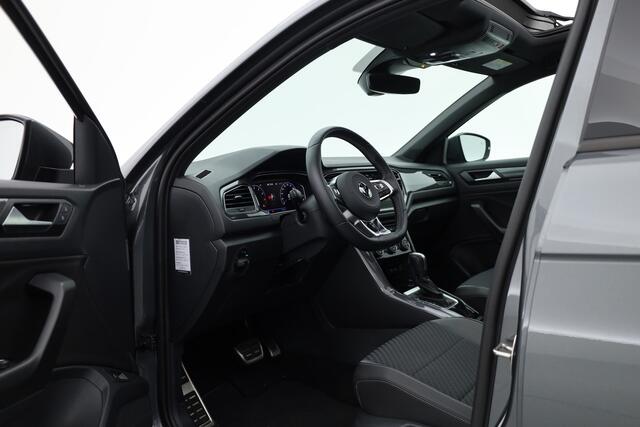 Volkswagen T-Roc 1.5 TSI Sport Business R | Rijklaar! | Pano | Trekhaak | Camera | Adapt. Cruise | Stoelverw. | Apple CarPlay | 19''