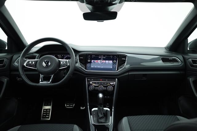 Volkswagen T-Roc 1.5 TSI Sport Business R | Rijklaar! | Pano | Trekhaak | Camera | Adapt. Cruise | Stoelverw. | Apple CarPlay | 19''