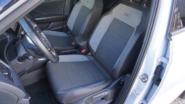 Volkswagen T-Roc 1.5 TSI 150PK DSG 2x R-Line Virtual Cockpit LED 19inch *Black Pack* ACC 79723km *Zeer Nette T-Roc*
