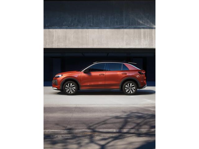 Volkswagen T-Roc 1.5 eTSI 116 7DSG Limited Edition | 'App-Connect' draadloze smartphone integratie | Automatische afstandsregeling (Adaptive Cruise Control) | Buitenspiegels elektrisch instel-, verwarm- en inklapbaar