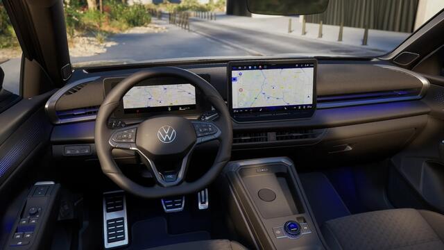 Volkswagen T-Roc 1.5 Hybrid 170 1AT R-Line Edition | 'App-Connect' draadloze smartphone integratie | 30,5 cm display met 2D en 3D weergave | Achterklep, elektrisch, met sensorgestuurde opening (Easy Open)