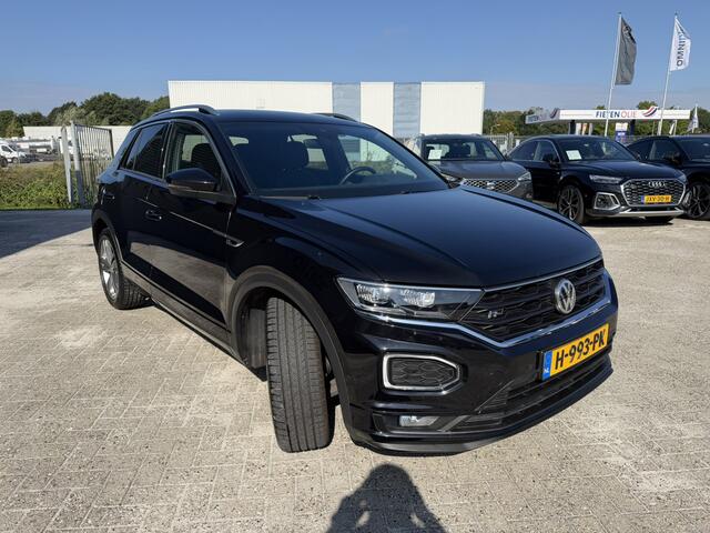 Volkswagen T-Roc 1.5 TSI Sport R-Line Trekhaak Carplay Achteruitrijcamera 4S Banden Stoelverwarming