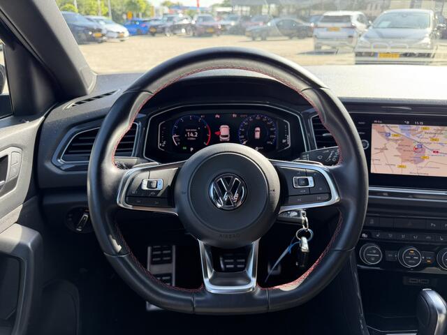 Volkswagen T-Roc 1.5 TSI Sport R-Line Trekhaak Carplay Achteruitrijcamera 4S Banden Stoelverwarming