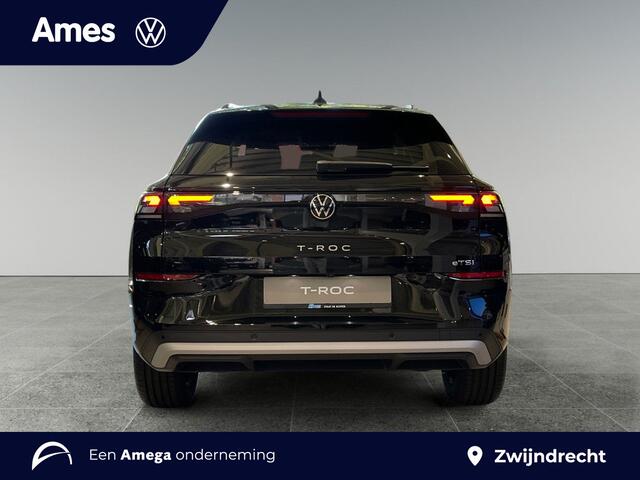 Volkswagen T-Roc 1.5 eTsi Life First Edition 116PK | Trekhaak | Side assist | Stuurverwarming