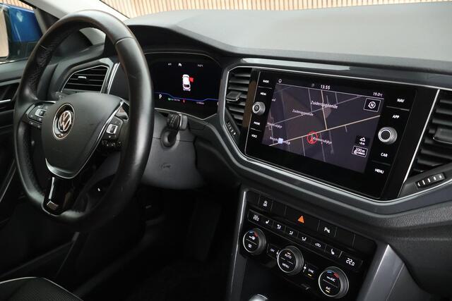 Volkswagen T-Roc 1.5 TSI 150pk DSG Sport Trekhaak Stoelverwarming Camera Keyless Stoelverwarming Navigatie
