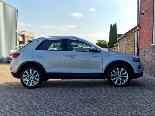Volkswagen T-Roc 1.5 TSI Sport | TREKHAAK |
