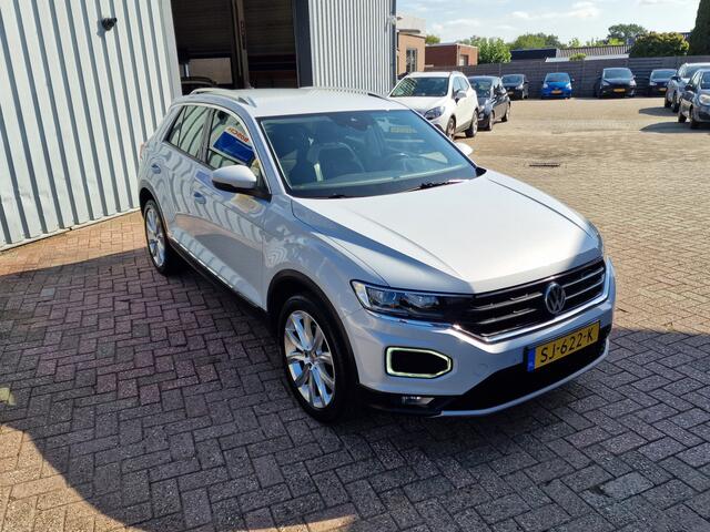 Volkswagen T-Roc 1.5 TSI Sport | TREKHAAK |