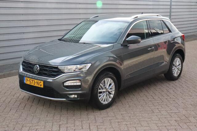 Volkswagen T-Roc 1.0 TSI Style Business O.a: Trekhaak, PDC, ACC, Clima, Navi, Camera, Etc. All-in prijs!