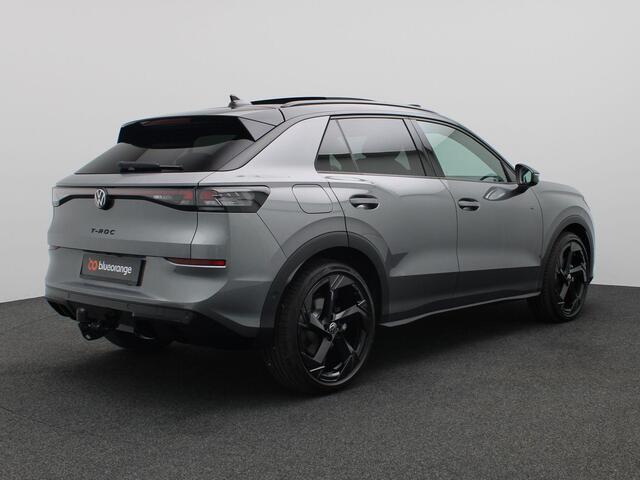Volkswagen T-Roc 1.5 eTsi R-Line First Edition 150PK DSG Pano-Schuifdak, Trekhaak, Black Style, 20'' LM Velgen, Keyless, Side Assist, Matrix LED-Verlichting, Achteruitrijcamera