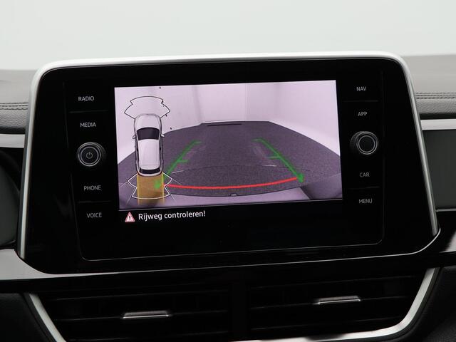 Volkswagen T-Roc 1.5 TSi R-Line Business 150 Pk Automaat | Trekhaak | Carplay | Virtual Cockpit | Adaptive Cruise | Keyless | Elektrische Achterklep | 18 Inch