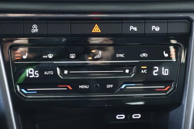 Volkswagen T-Roc 1.5 TSI Life Business, Keyless, ACC, IQlight, Trekhaak