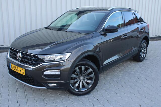 Volkswagen T-Roc 1.0 TSI Style | Incl. 12 maanden garantie | Apple carplay/Android auto | Adaptieve cruise control | Climate control | Lane assist | Parkeersensoren | DAB radio | Navigatie |