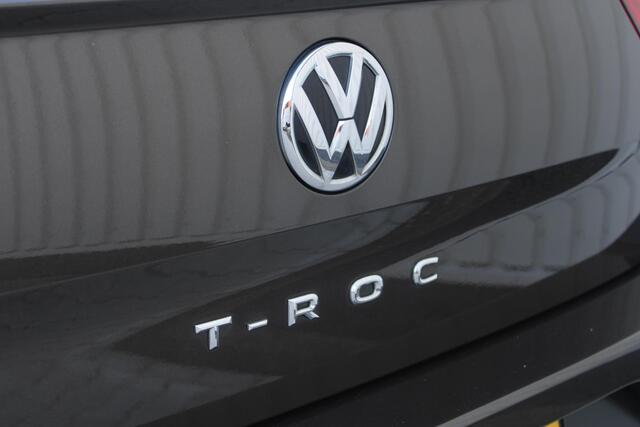 Volkswagen T-Roc 1.0 TSI Style | Incl. 12 maanden garantie | Apple carplay/Android auto | Adaptieve cruise control | Climate control | Lane assist | Parkeersensoren | DAB radio | Navigatie |