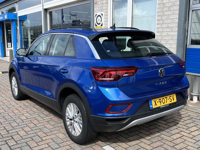Volkswagen T-Roc 1.5 TSI Life / AUTOMAAT/ PARKEER SENSOREN V+A/ APP-CONNECT/ ADAPTIVE CRUISE/ DIGITAL DASH/ DAB/ CLIMA/ 16'' LMV