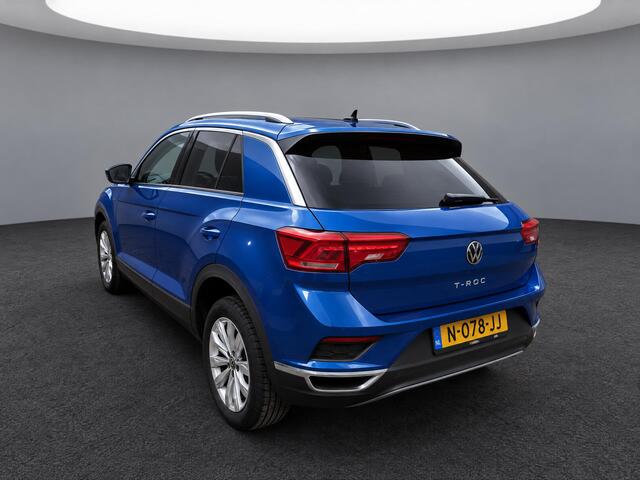 Volkswagen T-Roc 1.0 TSI Style / Navigatie / App connect / Camera / Parkeersensoren V+A /