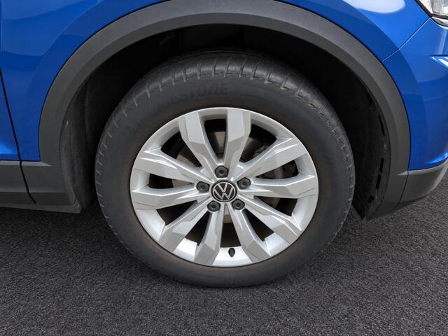 Volkswagen T-Roc 1.0 TSI Style / Navigatie / App connect / Camera / Parkeersensoren V+A /