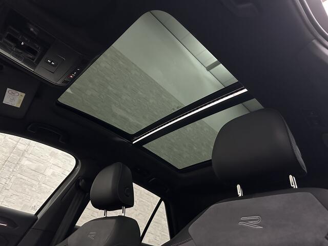 Volkswagen T-Roc 1.5 TSI R-Line | Panorama | IQ-Light | ACC | Black-Line | Keyless-Entry | 19 inch | Carplay | Stuurverwarming | Dodehoek | Virtual-Cockpit | Stoelverwarming | Leder Dashboard | Climate Control | Autom. Parkeren | Autom. Achterklep | Draadloos Laden |