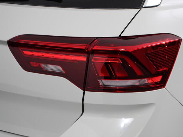 Volkswagen T-Roc 1.5 TSI DSG R-Line + IQ Drive pakket Automaat Navigatie Apple Carplay/Android Auto Climate control Lichtmetalen Velgen Extra Getint Glas LED