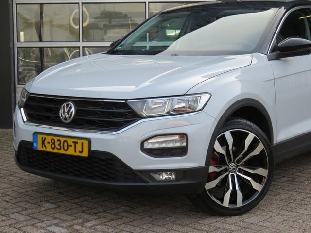 Volkswagen T-Roc 1.5 TSI 150pk DSG-aut. SPORT / 19 Inch / Trekhaak / Carplay / Stoelverw. / Adap.cruise / BOVAG garantie
