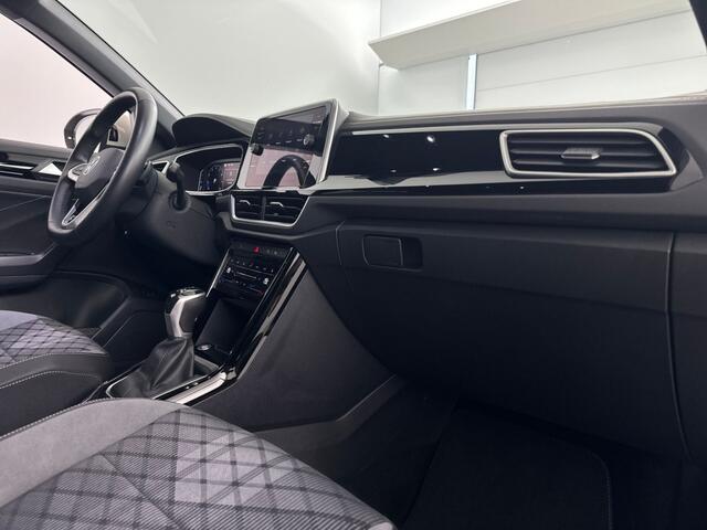 Volkswagen T-Roc 1.5 TSI R-Line DSG Automaat | IQ Light | Elektrische Achterklep | Winterpakket
