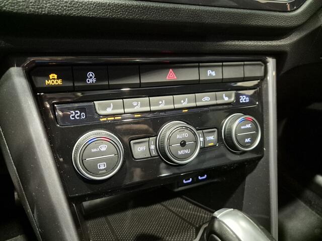 Volkswagen T-Roc 1.5 TSI Sport Business R Panorama | Camera | LED | Trekhaak | Zeer nette auto