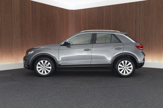Volkswagen T-Roc 1.5 TSI 150pk DSG Sport LED Trekhaak Camera Virtual Cockpit Navigatie