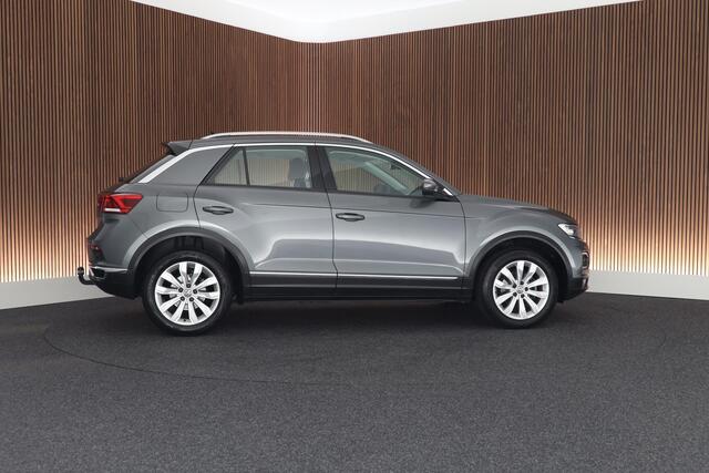 Volkswagen T-Roc 1.5 TSI 150pk DSG Sport LED Trekhaak Camera Virtual Cockpit Navigatie