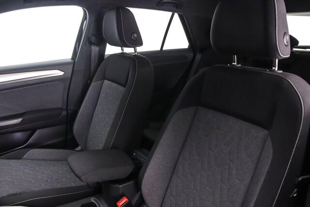 Volkswagen T-Roc 1.0 TSI Life 110pk, Trekhaak, Adaptive cruise control, Stoelverwarming, Matrix LED koplampen, Navigatie, Climate control, App-connect, Parkeersensoren, Virtual cockpit, DAB-radio, Airco