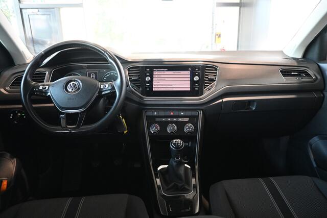 Volkswagen T-Roc 1.0 TSI Style Clima Adaptieve cruise Navigatie PDC Licht metaal Inruil mogelijk