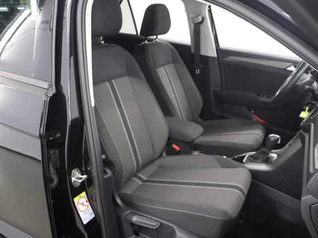 Volkswagen T-Roc 1.5 TSI Style Business Automaat | Adaptieve Cruise Control | Trekhaak | Achteruitrijcamera | Climate Control |