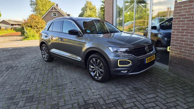 Volkswagen T-Roc 1.5 TSI Sport, Pano, Automaat, BSM, Adpt, Vol!