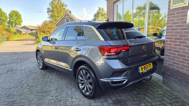 Volkswagen T-Roc 1.5 TSI Sport, Pano, Automaat, BSM, Adpt, Vol!