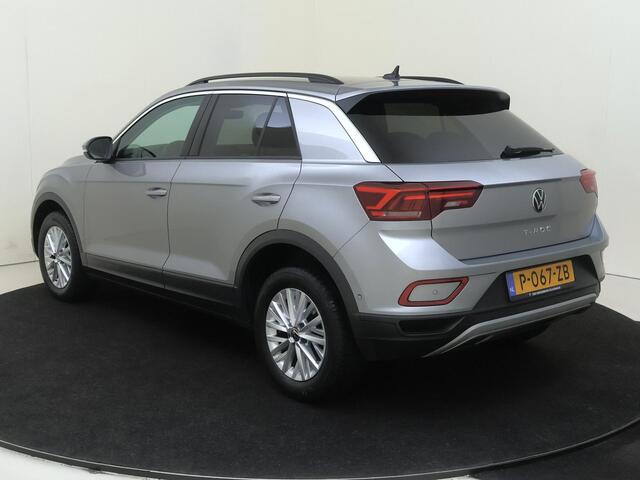 Volkswagen T-Roc 1.0 TSI Life | Digital cockpit Pro | Parkeerassistent | Achteruitrijcamera | Navigatie | Adaptieve cruise control | Draadloze telefoonlader | CarPlay |