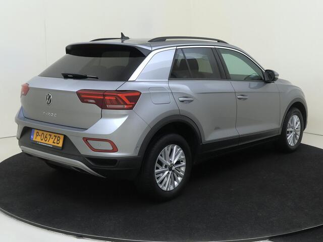 Volkswagen T-Roc 1.0 TSI Life | Digital cockpit Pro | Parkeerassistent | Achteruitrijcamera | Navigatie | Adaptieve cruise control | Draadloze telefoonlader | CarPlay |
