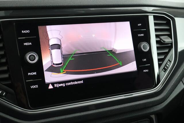 Volkswagen T-Roc 1.5 TSI 150pk DSG Style Trekhaak Camera Virtual Cockpit LED Carplay Stoelverwarming