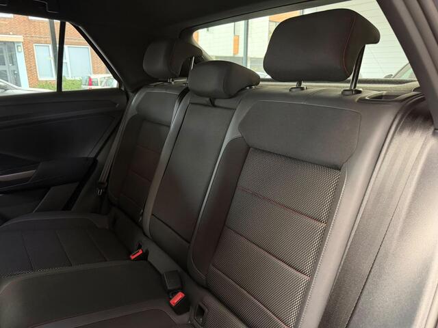 Volkswagen T-Roc 1.5 TSI Sport Business R-Line / Led / CarPlay / Na