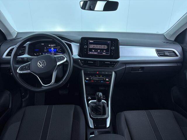 Volkswagen T-Roc 1.5 TSI Oranje Edition 150 pk Automaat (DSG) | Verlengde garantie | Navigatie via App | Parkeersensoren (Park assist) | Achteruitrijcamera | Autom. airco |