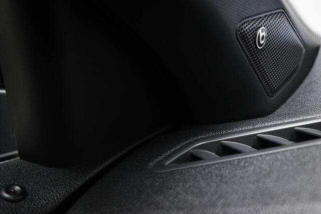 Volkswagen T-Roc 2.0 TSI 4Motion R | PANORAMADAK | BEATS | DRAADLOZE LADER | CAMERA | TREKHAAK