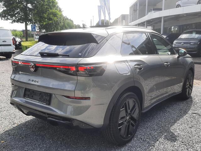 Volkswagen T-Roc 1.5 eTSI 150pk DSG R-Line Blackstyle (Pano,Camera)