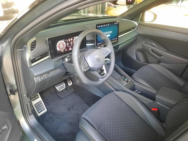 Volkswagen T-Roc 1.5 eTSI 150pk DSG R-Line Blackstyle (Pano,Camera)